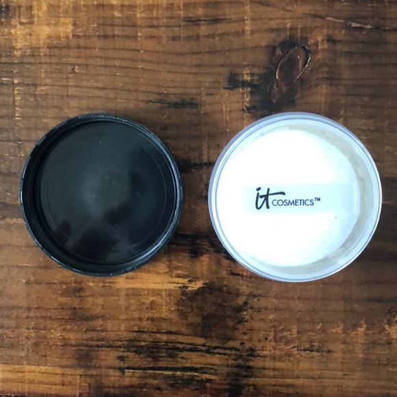 ✨IT Cosmetics✨Poreless Finish Airbrush Powder - Picture 4 of 9